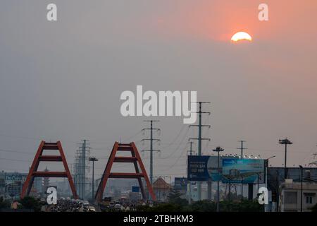 8. Juni 2022: Binh Loi Baum in der Pham Van Dong Straße im Bezirk Binh Thanh, Ho Chi Minh Stadt, Vietnam Stockfoto