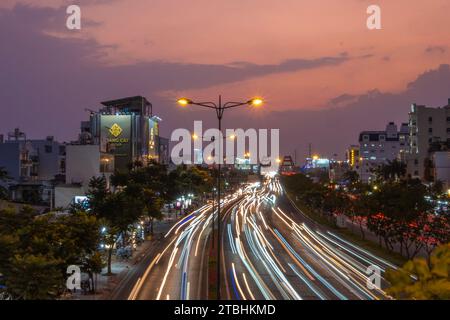 8. Juni 2022: Binh Loi Baum in der Pham Van Dong Straße im Bezirk Binh Thanh, Ho Chi Minh Stadt, Vietnam Stockfoto