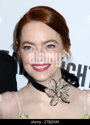 New York City, USA. Dezember 2023. Emma Stone nahm an der New Yorker Premiere Teil, die am 6. Dezember 2023 im DGA Theater in New York City stattfand © Steven Bergman/AFF-USA.COM Credit: AFF/Alamy Live News Stockfoto