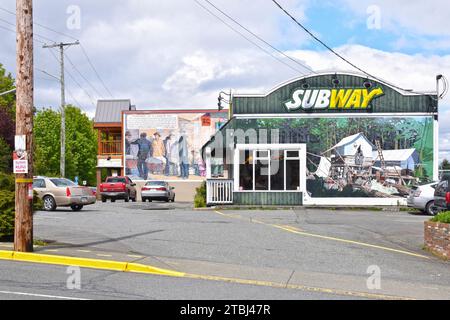 CHEMAINUS, KANADA - 16. MAI 2017: Das Wandbild 'temporäre Häuser', 1983 von David White gemacht, ist eines von mehr als 40 Wandgemälden in der Stadt Chemainus attractin Stockfoto