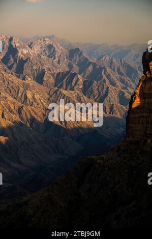 Die Asir Mountains vom Aussichtspunkt Habala (Al-Habalah), eines der beliebtesten Reiseziele in Saudi-Arabien. Stockfoto