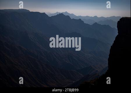 Die Asir Mountains vom Aussichtspunkt Habala (Al-Habalah), eines der beliebtesten Reiseziele in Saudi-Arabien. Stockfoto