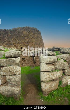 4. Dezember 2023 Italien, Sardinien, Oristano, Abbasanta, prähistorisches Dorf Nuraghe Losa Stockfoto