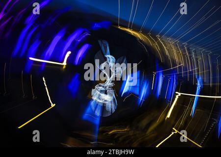 Tottenham Hotspur Stadium, London, Großbritannien. November 2023. Premier League Football, Tottenham Hotspur gegen West Ham United; Slow Shutter Effect of Tottenham Hotspur Stadium Credit: Action Plus Sports/Alamy Live News Stockfoto