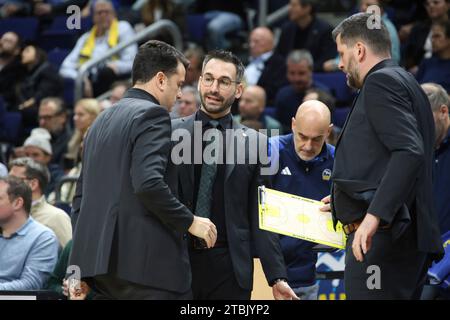 Berlin, Deutschland. Dezember 2023. 07.12.2023, Mercedes-Benz-Arena, Berlin, DEU, easyCredit BBL, ALBA vs. Anadolu Efes Istanbul, im Bild Cheftrainer Tim Walter (Hamburger SV), Foto: Jürgen Engler/nordphoto GmbH/dpa/Alamy Live News Stockfoto