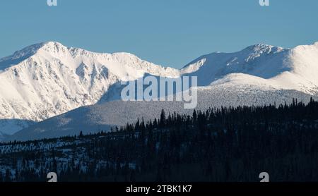 Der 13.307 Fuß hohe James Peak an der kontinentalen Wasserscheide liegt im Arapahoe National Forest Colorado. Stockfoto