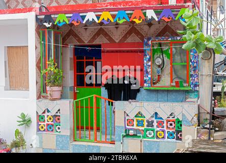 Mexiko, Isla Mujeres, eine sehr bunte Fassade eines Hauses Stockfoto