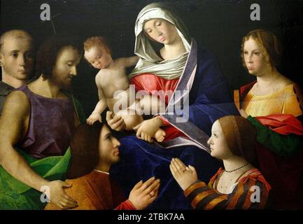 Italien Modena galleria estense - Madonna mit Kind, Heiligen und Spendern von Vincenzo Catena, 15. Jahrhundert Stockfoto