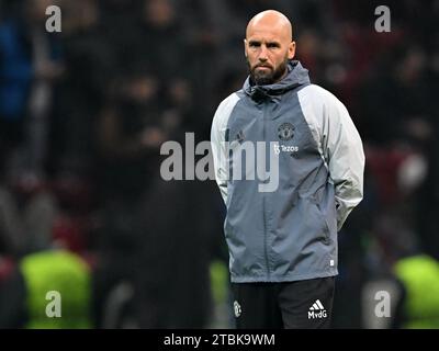 ISTANBUL: Manchester United FC-Assistenztrainer Mitchell van der Gaag beim Gruppenspiel der UEFA Champions League zwischen Galatasaray SK und Manchester United FC im Ali Sami Yen Spor Kompleksi Stadion am 29. November in Istanbul. ANP | Hollandse Hoogte | GERRIT VAN COLOGNE Stockfoto