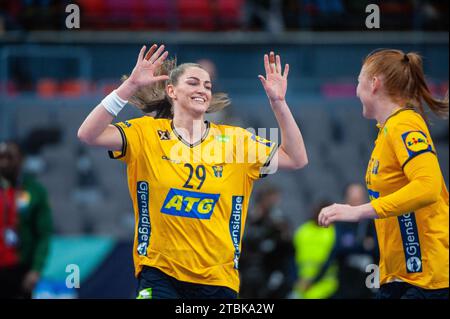 Göteborg, Schweden. Dezember 2023. Kristin Thorleifsdottir und Sofia Hvefelt aus Schweden Credit: PS Photo / Alamy Live News Stockfoto