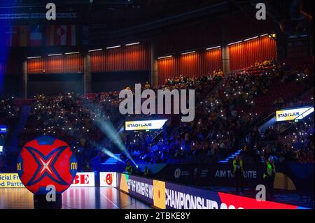 Göteborg, Schweden. Dezember 2023. Fans vor dem Spiel der IHF Handball-Weltmeisterschaft 2023 zwischen Schweden und Kamerun am 7. Dezember 2023. Quelle: PS Photo / Alamy Live News Stockfoto