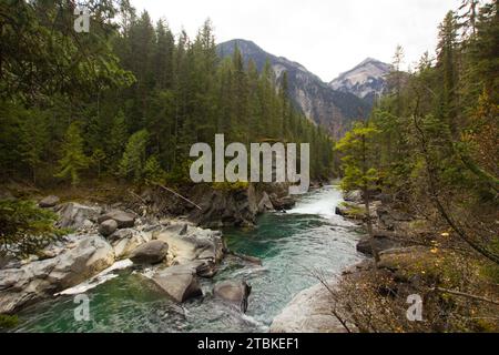 Blauer und grüner Fraser River in British Columbia (Kanada) Stockfoto