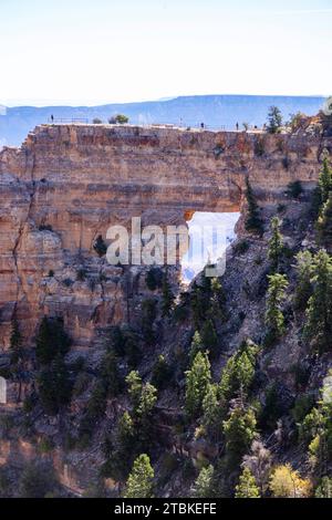 Foto von Angel's Window am Cape Royal, North Rim. Grand Canyon National Park, Arizona, USA. Stockfoto