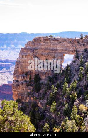 Foto von Angel's Window am Cape Royal, North Rim. Grand Canyon National Park, Arizona, USA. Stockfoto