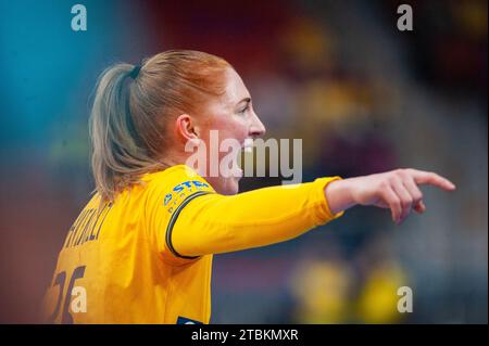 Göteborg, Schweden. Dezember 2023. Sofia Hvefelt von Schweden während des Spiels der IHF Frauen Handball-Weltmeisterschaft 2023 zwischen Schweden und Kamerun am 7. Dezember 2023. Quelle: PS Photo / Alamy Live News Stockfoto