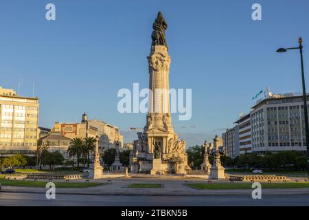 Lissabon, Portugal - 18.09.2023: Statue der Marques de Pombal in der Mitte des Kreisverkehrs. Marquis of Pombal Square im Stadtzentrum von Lissabon in Por Stockfoto