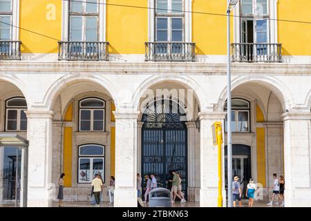 Lisboa, Portugal - 18.09.2023 Fassade des Justizministeriums (Ministerio da Justica) in der Innenstadt von Lissabon in Portugal Stockfoto