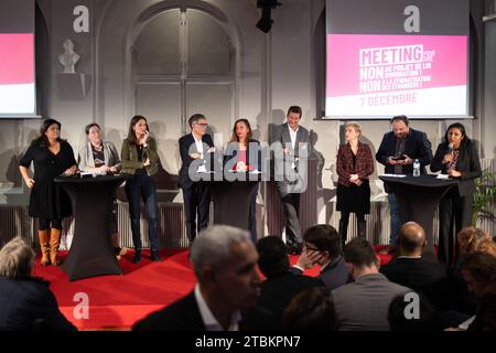 Europe-Ecologie-Les Verts (EELV) ehemaliger Präsidentschaftskandidat Yannick Jadot, französischer linker Parteivorsitzender La France Insoumise (LFI), Raquel Garrido, französischer Ökologe, Cyrielle Chatelain, französischer Parteiabgeordneter Elsa Faucillon, französischer Parteisekretär der Sozialistischen Partei, Olivier Faure, stellvertretender Bürgermeister von Paris, zuständig für Solidarität, Kampf gegen Ungleichheit und Ausgrenzung Lea Filoche, Abgeordnete der französischen Linken La France Insoumise (LFI) und Mitglied der linken Koalition Nupes Clementine Autain, Senatorin Fabien Gay und Mitglied der Fre Stockfoto