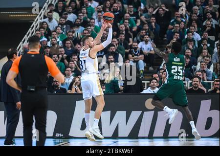 Athen, Griechenland. Dezember 2023. 31 Dzanan Musa von Real Madrid während der Euroleague, Runde 13, Spiel zwischen Panathinaikos AKTOR Athen und Real Madrid in der OAKA Altion Arena am 7. Dezember 2023 in Athen, Griechenland. Quelle: Unabhängige Fotoagentur/Alamy Live News Stockfoto