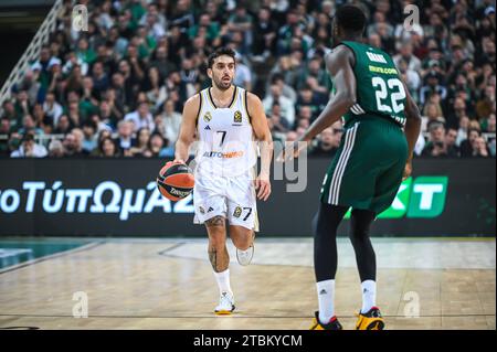 Athen, Lombardei, Griechenland. Dezember 2023. 7 FACUNDO CAMPAZZO .of Real Madrid während der Euroleague, Runde 13, Spiel zwischen Panathinaikos AKTOR Athen und Real Madrid in der OAKA Altion Arena am 7. Dezember 2023 in Athen, Griechenland. (Kreditbild: © Stefanos Kyriazis/ZUMA Press Wire) NUR REDAKTIONELLE VERWENDUNG! Nicht für kommerzielle ZWECKE! Stockfoto