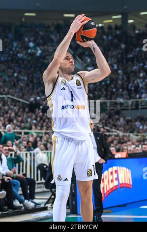 Athen, Lombardei, Griechenland. Dezember 2023. 12 CARLOS ALOCEN .von Real Madrid während der Euroleague, Runde 13, Spiel zwischen Panathinaikos AKTOR Athen und Real Madrid in der OAKA Altion Arena am 7. Dezember 2023 in Athen, Griechenland. (Kreditbild: © Stefanos Kyriazis/ZUMA Press Wire) NUR REDAKTIONELLE VERWENDUNG! Nicht für kommerzielle ZWECKE! Stockfoto