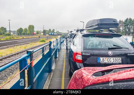 Mit dem Autozug vom Festland nach Sylt, Blue Car Train, Route NIebuell, Hindenburgdamm, Nordfriesland, Schleswig-Holstein Stockfoto