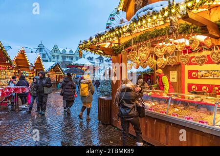 Weihnachtsmarkt auf dem Domplatz in Erfurt, Thüringen, Deutschland Stockfoto