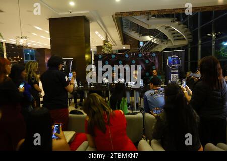 Valencia, Carabobo, Venezuela. Dezember 2023. Dezember 2023. Yordano Di Marzo (2. R), italienisch-venezolanischer Singer-Songwriter, Gewinner des Grammy-Preises, während einer Pressekonferenz im Manantial Hotel, während eines Konzerts mit Geremias, im Madeirense Club in Valencia, Bundesstaat Carabobo. Foto: Juan Carlos Hernandez (Credit Image: © Juan Carlos Hernandez/ZUMA Press Wire) NUR REDAKTIONELLE VERWENDUNG! Nicht für kommerzielle ZWECKE! Stockfoto