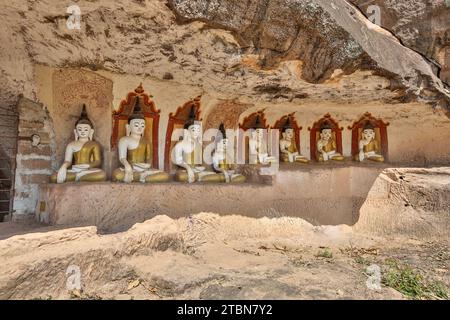 Der Höhlenkomplex Phowintaung (ဖိုလ်ဝင်တောင်), in der Nähe von Monywa, Myanmar, den Höhlen Shweba Taung, Pho Win Taung, Stockfoto