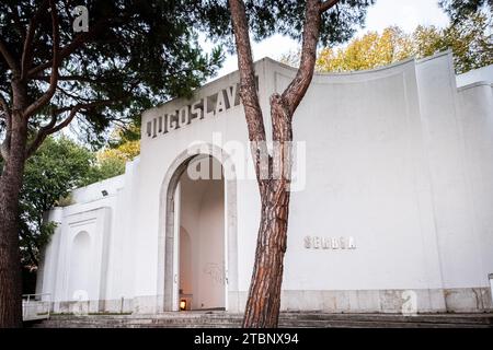 Venedig, Italien. November 2023. Ein allgemeiner Blick auf den serbischen Pavillon bei der 18. Internationalen Architekturausstellung Venedig Biennale in Giardini in Venedig, Italien. Quelle: SOPA Images Limited/Alamy Live News Stockfoto