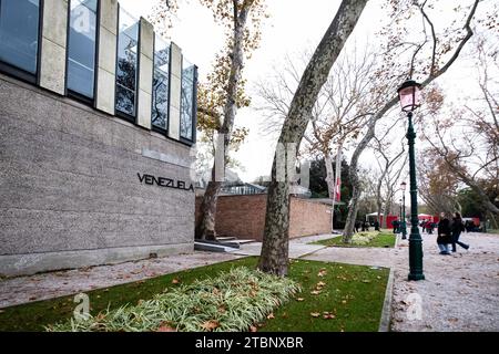 Venedig, Italien. November 2023. Ein allgemeiner Blick auf den venezolanischen Pavillon bei der 18. Internationalen Biennale-Architekturausstellung in Giardini in Venedig, Italien. Quelle: SOPA Images Limited/Alamy Live News Stockfoto