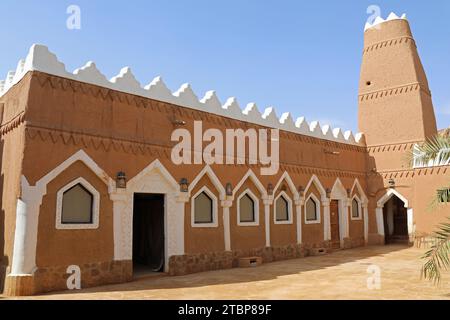 Traditionelle Lehmziegelmoschee im Ushaiger Heritage Village in Saudi-Arabien Stockfoto