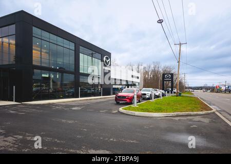 Yorkville, New York – 23. November 2023: Steet Ponte Mazda ist ein familiengeführter Händler, der seit Jahren im Upstate New York und im Großraum New York tätig ist Stockfoto