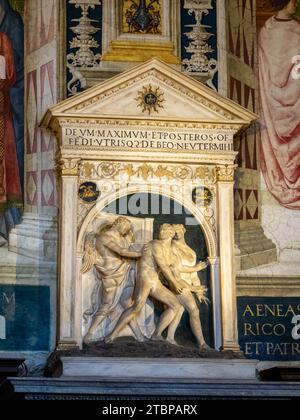 Adam und Eva wurden aus dem Paradies vertrieben, Skulptur in der Kathedrale von Siena Stockfoto