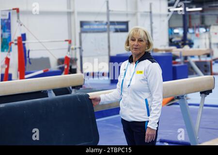 Gent, Belgien. Dezember 2023. Turnertrainerin Ulla Koch, dargestellt während eines Trainings der belgischen Turner in Gent, Freitag, den 08. Dezember 2023. Vor kurzem ernannte der Verband Koch zum neuen Trainer für die belgische Turnmannschaft. BELGA FOTO KURT DESPLENTER Credit: Belga Nachrichtenagentur/Alamy Live News Stockfoto