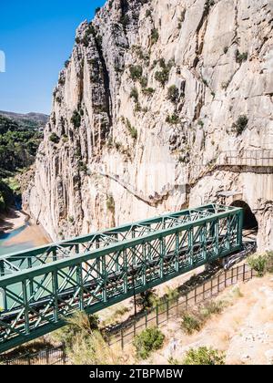 Ein atemberaubender Blick auf Caminito del Rey (kleiner Königspfad) in der Provinz Malaga, Spanien Stockfoto