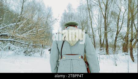 Historische Nachstellung des Bürgerkriegs. Männer Verkleidet Als Weiße Garde Stockfoto