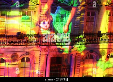 Lyon, Frankreich. Dezember 2023. © PHOTOPQR/LE PROGRES/Richard MOUILLAUD - Lyon 06/12/2023 - Fête des Lumières -Fête des Lumières Place des Terreaux Lyon, Frankreich 7. dezember 2023 Fetes des Lumieres - Lichterfestival Credit: MAXPPP/Alamy Live News Stockfoto