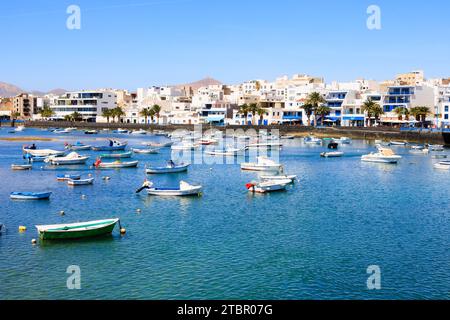 Boote in der Tidal Marina San Gines, Arrecife, Lanzarote, Las Palmas, Spanien Stockfoto