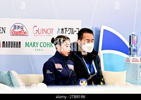 Rion SUMIYOSHI (JPN), bei Kiss & Cry, beim Senior Women Short Program, beim ISU Grand Prix des Eiskunstlauf-Finales 2023, im National Indoor Stadium, am 8. Dezember 2023 in Peking, China. Quelle: Raniero Corbelletti/AFLO/Alamy Live News Stockfoto