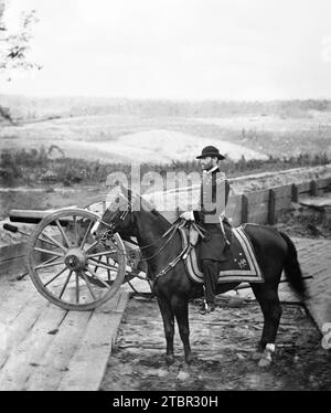 General William T. Sherman zu Pferd (sein Pferd Herzog) im Federal Fort No. 7 in Atlanta, Georgia, September-November 1864. Foto vom Krieg in Stockfoto