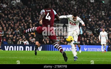 London, Großbritannien. Dezember 2023. Giovani Lo Celso von Tottenham Hotspur hat einen Torschuss. Premier League Spiel Tottenham Hotspur gegen West Ham Utd im Tottenham Hotspur Stadium in London am Donnerstag, den 7. Dezember 2023 . Dieses Bild darf nur für redaktionelle Zwecke verwendet werden. Foto nur für redaktionelle Verwendung von Sandra Mailer/Andrew Orchard Sportfotografie/Alamy Live News Credit: Andrew Orchard Sportfotografie/Alamy Live News Stockfoto