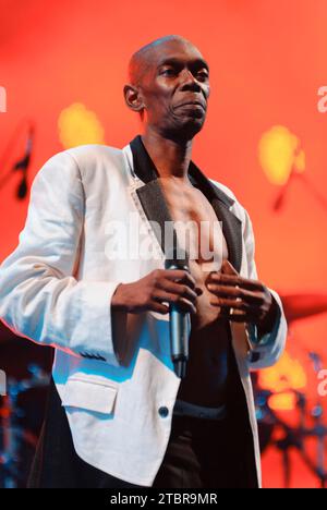 Maxi Jazz - Faithless, V2010, Hylands Park, Chelmsford, Essex, Großbritannien - 22. August 2010 Stockfoto