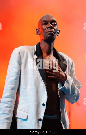 Maxi Jazz - Faithless, V2010, Hylands Park, Chelmsford, Essex, Großbritannien - 22. August 2010 Stockfoto