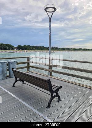 Deutschland, Mecklenburg-Vorpommern, Halbinsel Fischland-Darß-Zingst, Pier Stockfoto