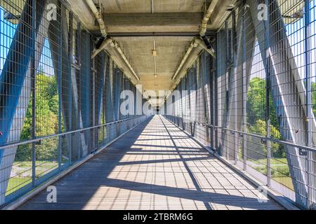 Deutschland, Bayern, Landkreis München, Pullach im Isartal, Landkreis Großhesselohe, Großhesseloher Brücke Stockfoto