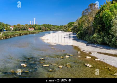 Deutschland, Bayern, München, Thalkirchen, Isartal, Blick von der Thalkirchner Brücke auf Isar, Isarwerk 2 und Flauchersteg Stockfoto