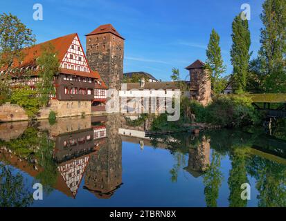 Weinstadel mit Hängerbrücke und Hängersteg, Pegnitz, Nürnberg, Mittelfranken, Bayern, Deutschland, Europa Stockfoto