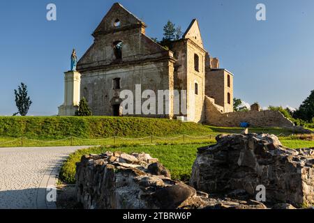 Europa, Polen, Woiwodschaft Podkarpackie, Zagorz, Ruinen des Klosters der barfüßigen Karmeliten Stockfoto