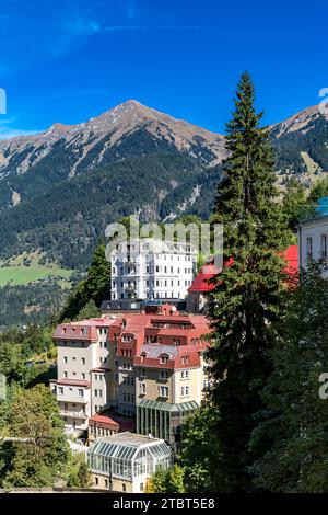 Blick von der Brücke über die Gasteiner Ache, hinter Gamskarkogel, 2467 m, Throneck, 2214 m, Bad Gastein, Gasteinertal, Nationalpark Hohe Tauern, Österreich, Europa Stockfoto